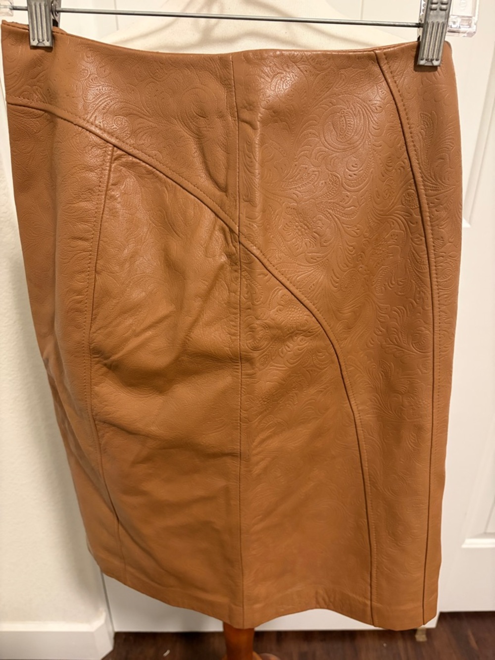 Vs2 Women's  Leather Midi Skirt